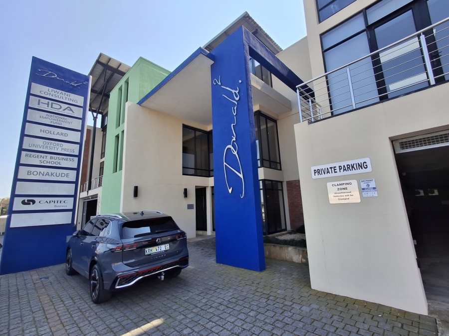 To Let Commercial Property for Rent in Vincent Eastern Cape